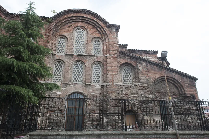 The Minaret of the Eski İmaret Mosque — A Guide to Istanbul