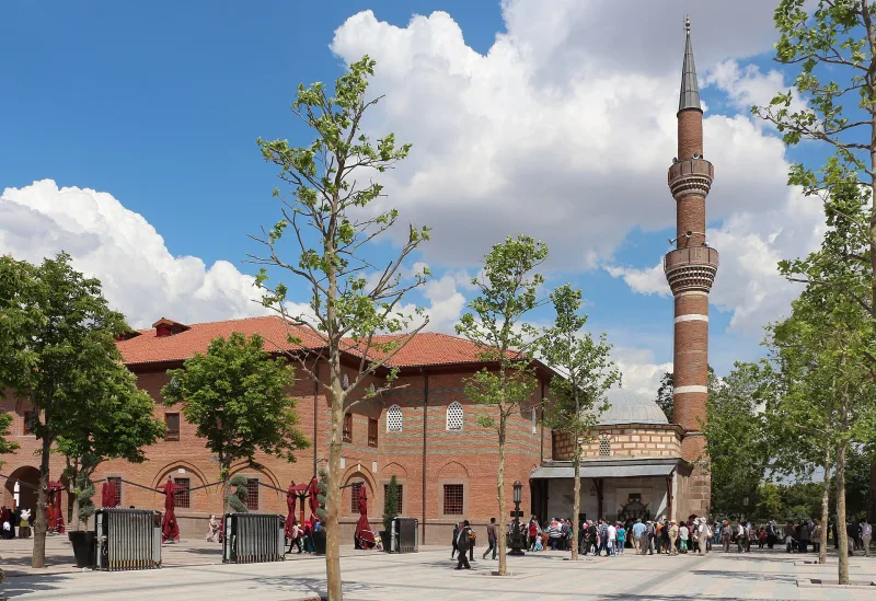 De Hacı Bayram-moskee in Ankara — een heiligdom en türbe uit de 15e eeuw
