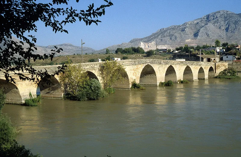 Mopsuestia (Misis): antigua ciudad de Cilicia, cerca de Adana