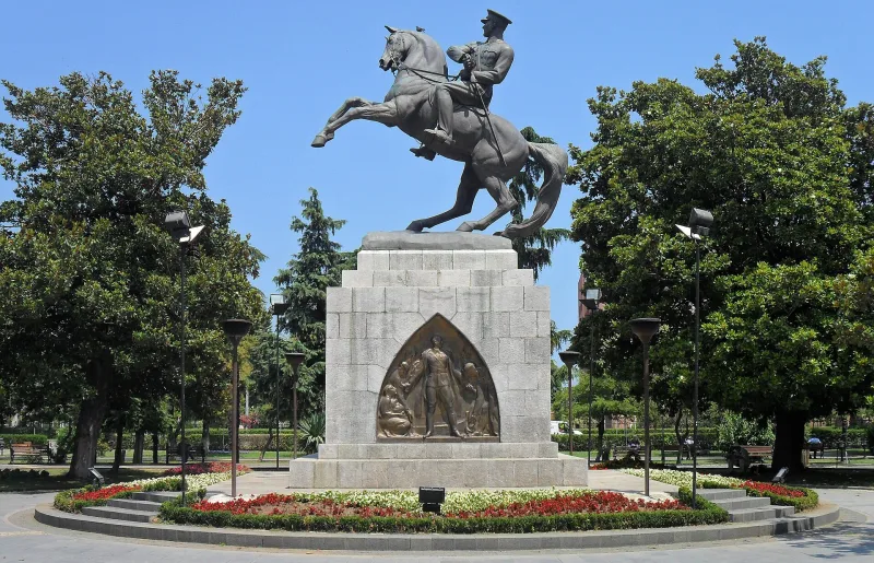 Onur Anıtı (Estatua del Honor): Ataturk a caballo en Samsun