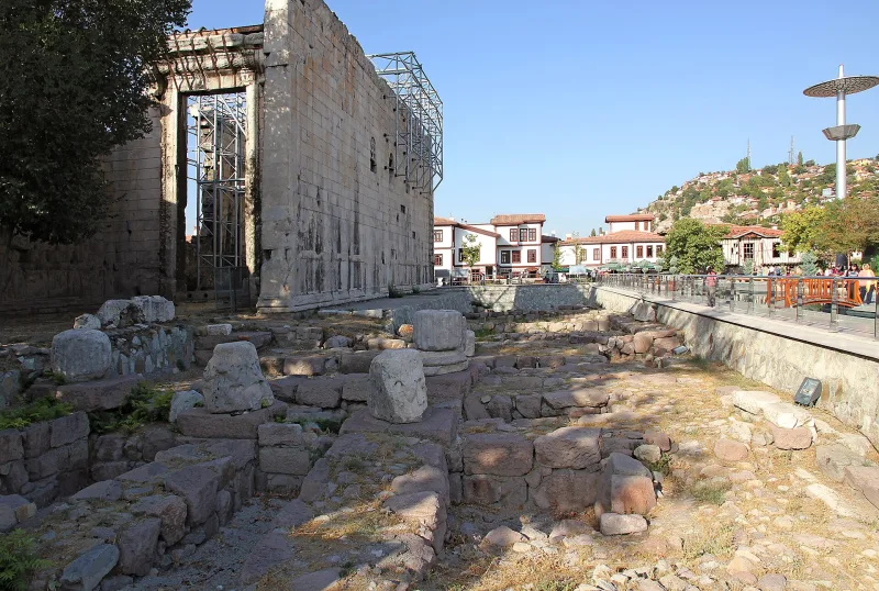 El templo de Augusto en Ankara (Monumentum Ancyranum) — Res Gestae