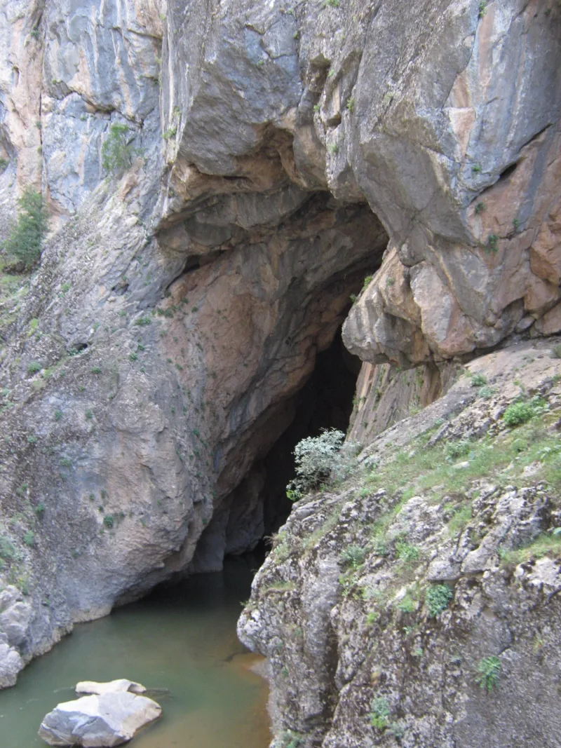 El túnel del Tigris (Dicle Tüneli): relieves asirios en el nacimiento del Tigris