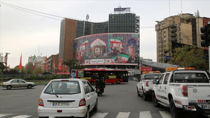 La afirmación de que «los servicios de inteligencia egipcios se pusieron en contacto con la Guardia Revolucionaria Iraní y propusieron un alto el fuego a ambas partes»