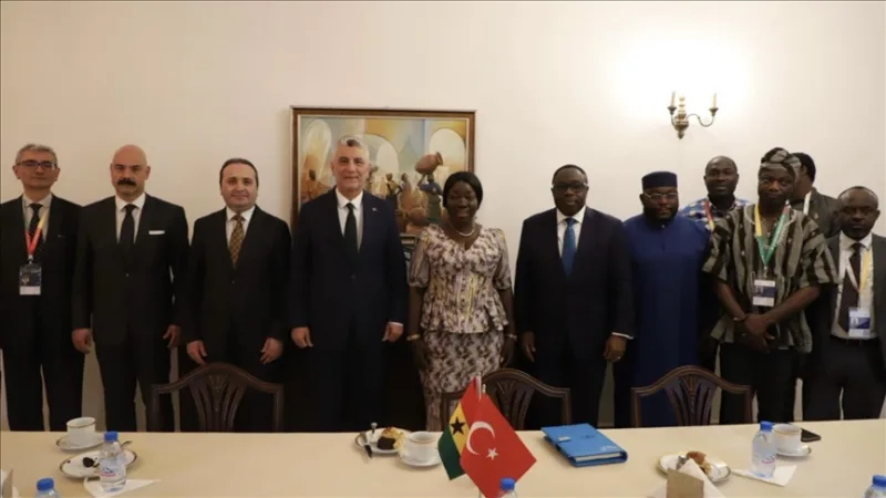 博拉特部长在世界贸易组织第14届部长级会议期间举行了双边会谈