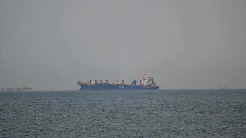 Fars-Nachrichtenagentur: Über 350 Tanker warten auf die Genehmigung aus dem Iran für die Durchfahrt durch die Straße von Hormus