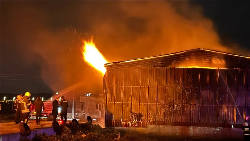 V Osmanií zasahujú pri požiari, ktorý vypukol v papierni