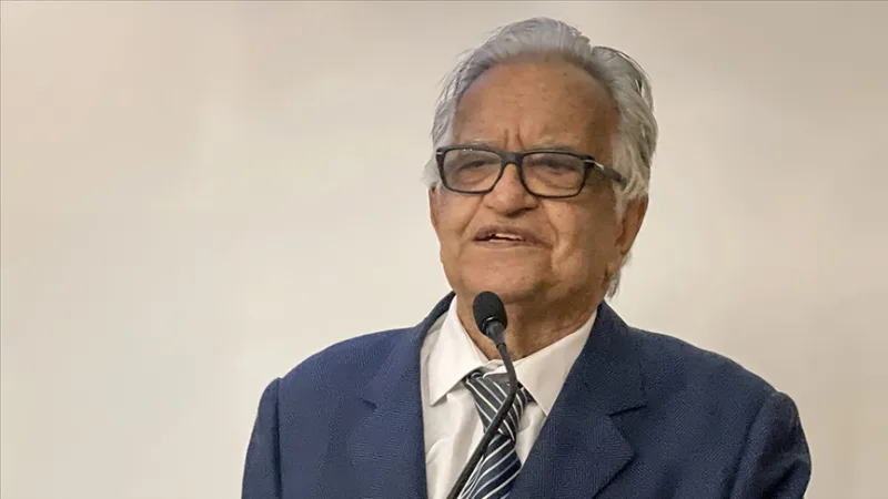 하산 후스레브 하테미 교수가 별세했다