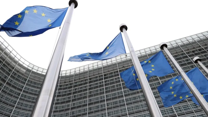 Saskaņā ar aptauju, kas veikta sešās ES dalībvalstīs, ASV tiek uztverta drīzāk kā „drauds”, nevis kā sabiedrotais