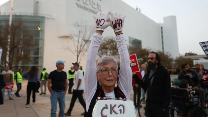Un grupo israelí organizó una manifestación contra la guerra en Tel Aviv