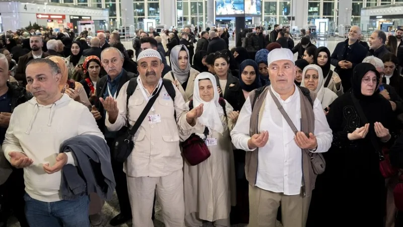 Tika pavadīta pirmā hādžā grupa ceļā uz svētajām zemēm