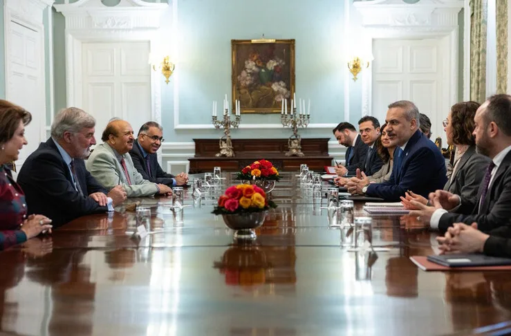 Minister van Buitenlandse Zaken Fidan heeft in het Verenigd Koninkrijk gesprekken gevoerd met leden van het Hogerhuis en het Lagerhuis