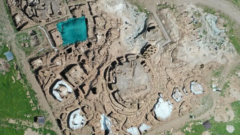 V Karahantepe sa potvrdilo, že pred 12 000 rokmi sa tu konzumovalo prevažne gazelí mäso a strukoviny